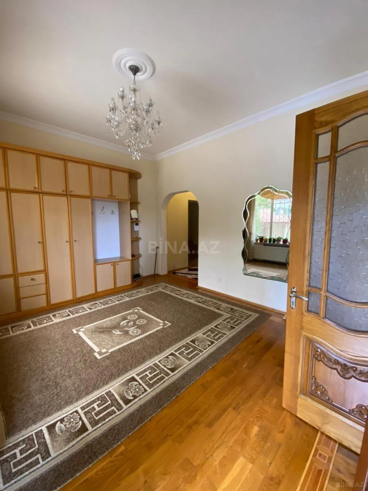 Satılır 6 otaqlı həyət evi 400 m²