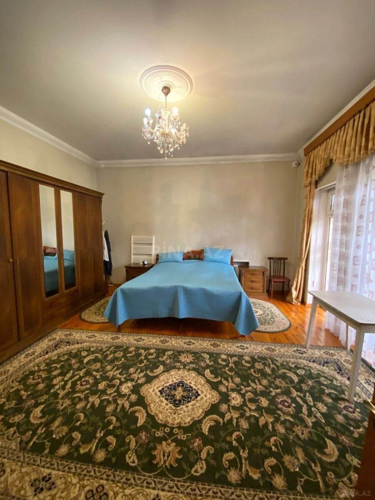 Satılır 6 otaqlı həyət evi 400 m²