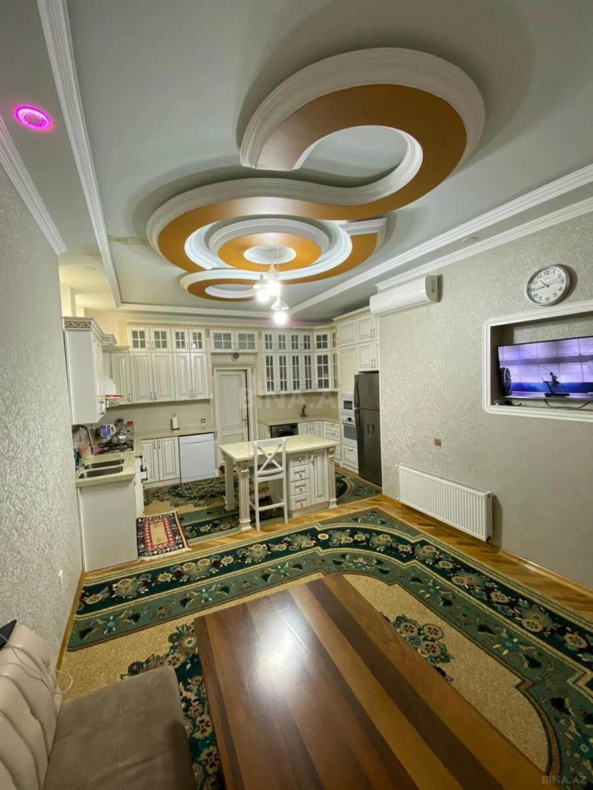 Satılır 6 otaqlı həyət evi 400 m²