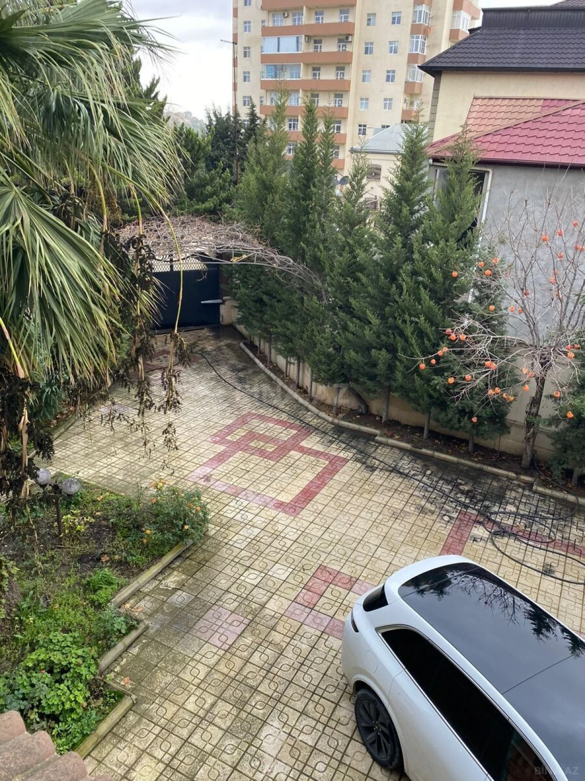 Satılır 6 otaqlı həyət evi 400 m²