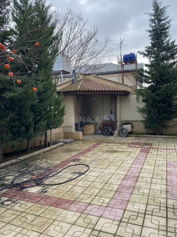 Satılır 6 otaqlı həyət evi 400 m²