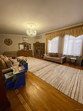 Satılır 6 otaqlı həyət evi 400 m²