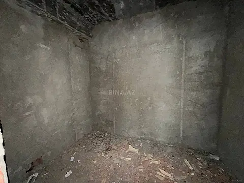 Satılır 4 otaqlı mənzil 140 m²