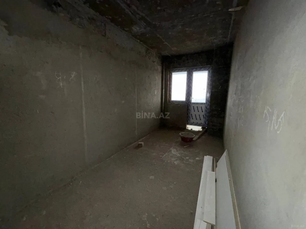 Satılır 4 otaqlı mənzil 140 m²