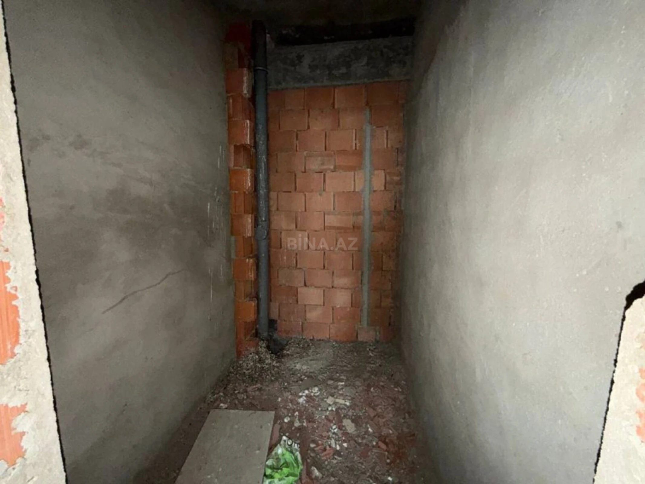 Satılır 4 otaqlı mənzil 140 m²