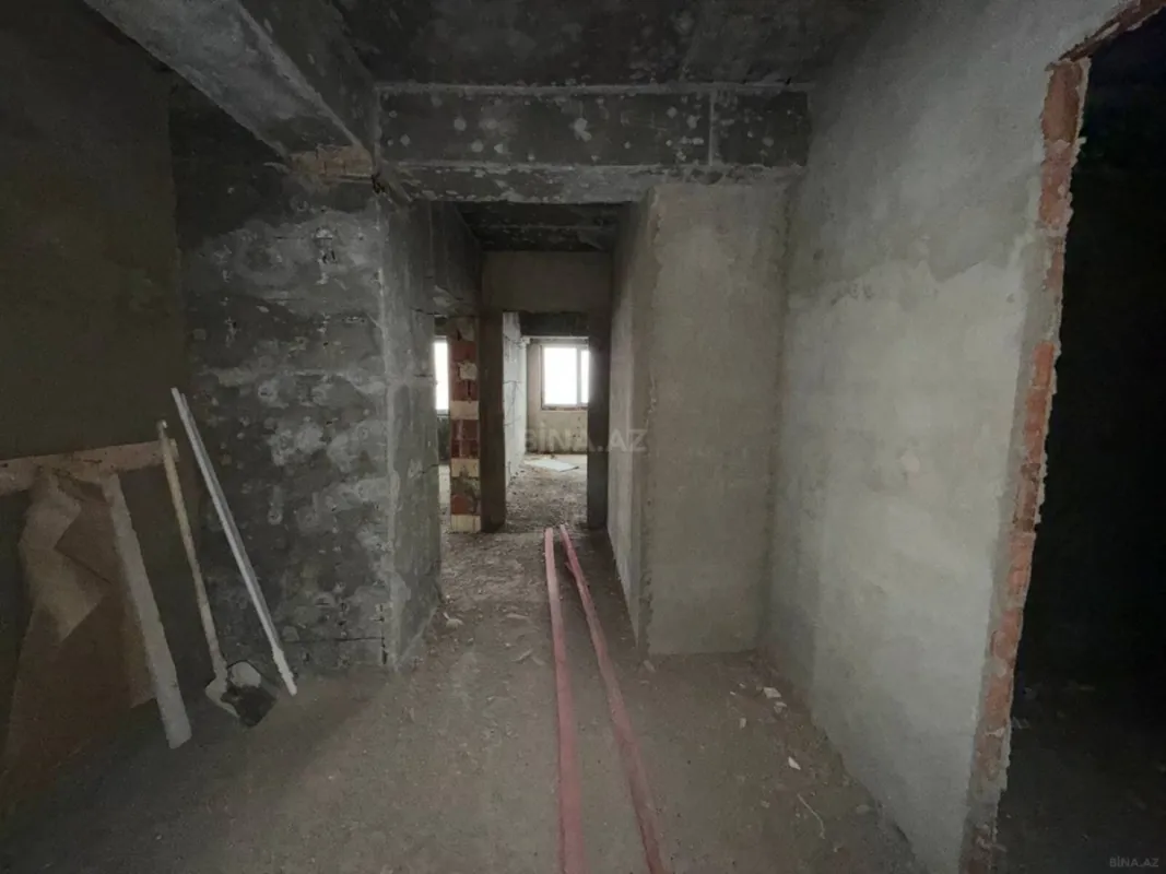 Satılır 4 otaqlı mənzil 140 m²