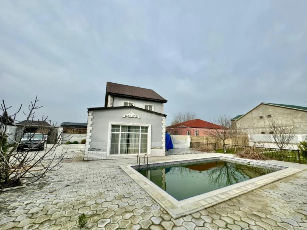 Satılır 7 otaqlı həyət evi 200 m²