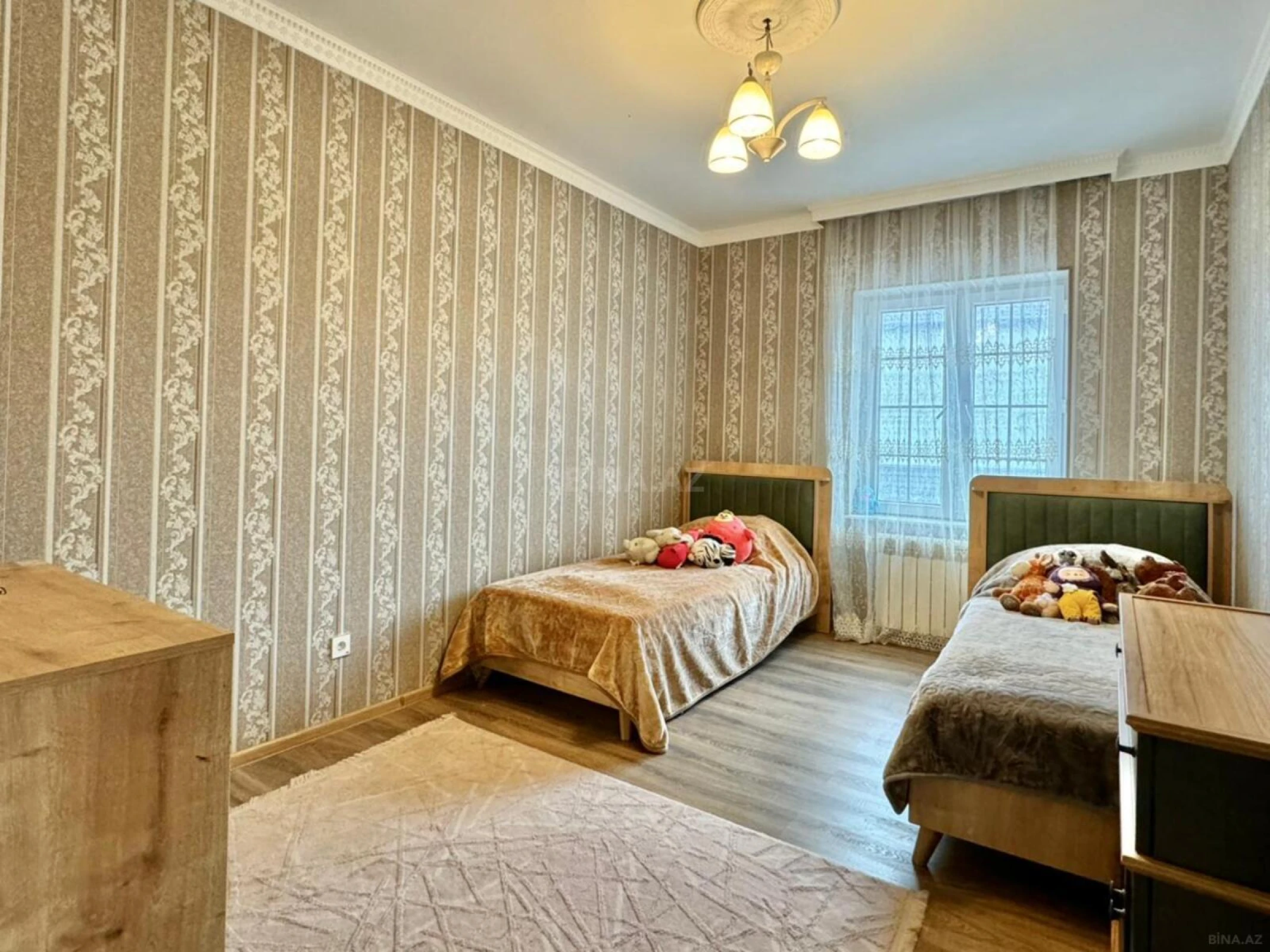 Satılır 7 otaqlı həyət evi 200 m²