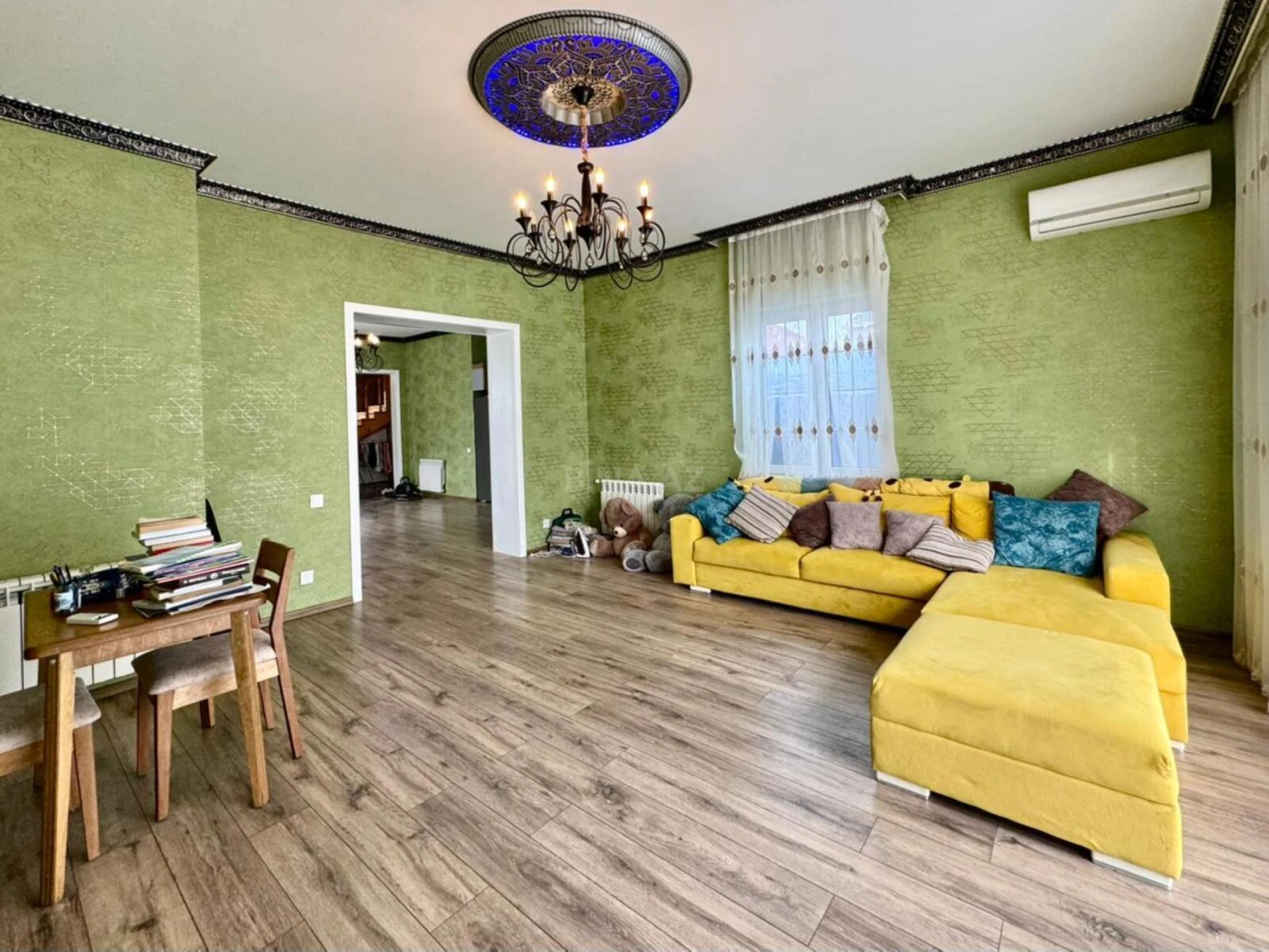 Satılır 7 otaqlı həyət evi 200 m²