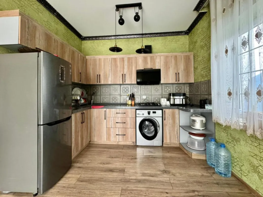 Satılır 7 otaqlı həyət evi 200 m²