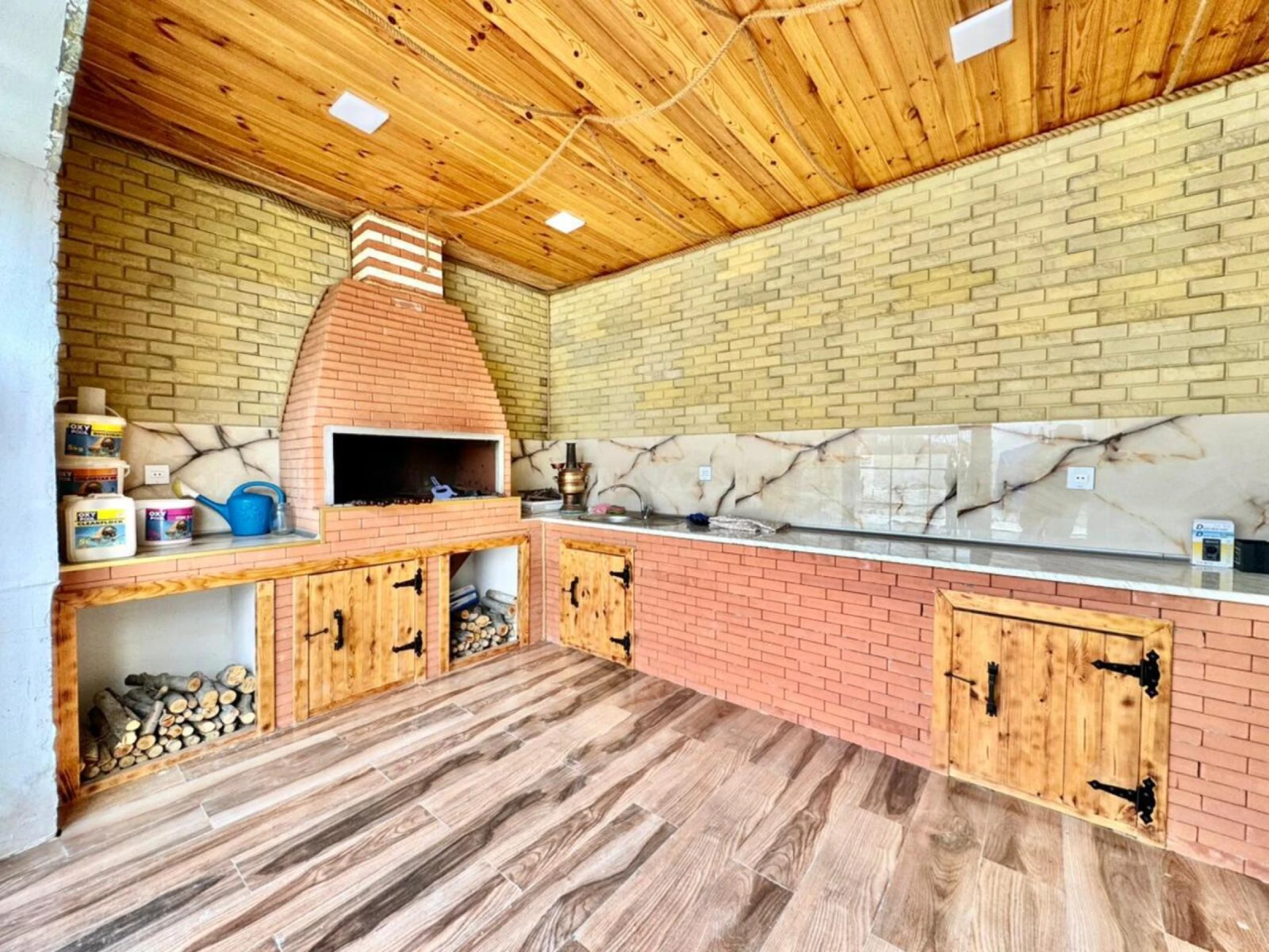 Satılır 7 otaqlı həyət evi 200 m²