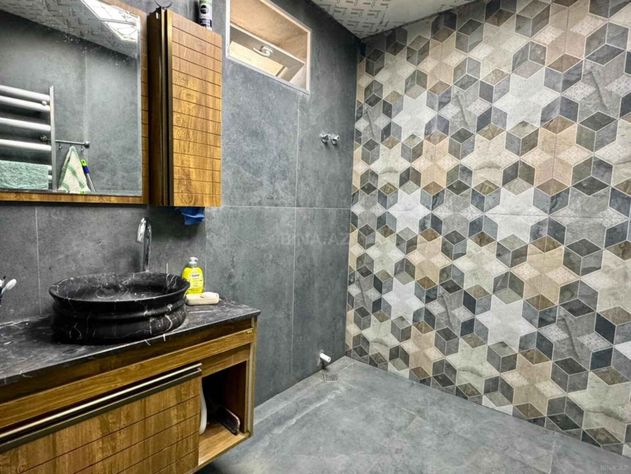 Satılır 7 otaqlı həyət evi 200 m²