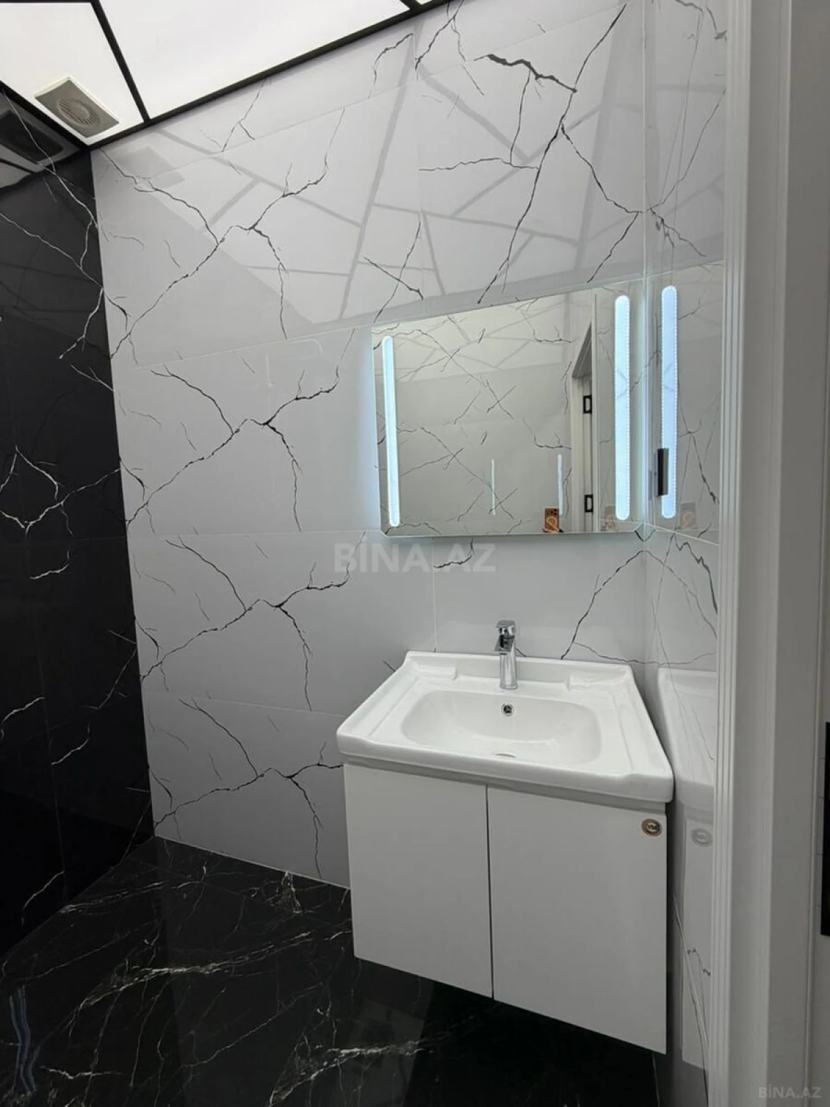 Satılır 2 otaqlı mənzil 55 m²