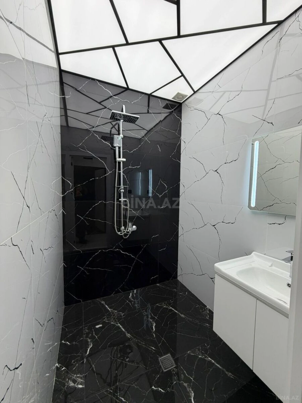 Satılır 2 otaqlı mənzil 55 m²