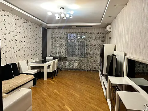 Satılır 3 otaqlı mənzil 120 m²
