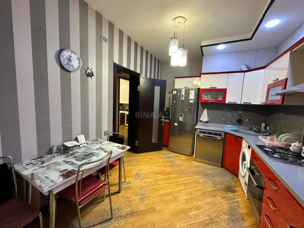 Satılır 3 otaqlı mənzil 120 m²