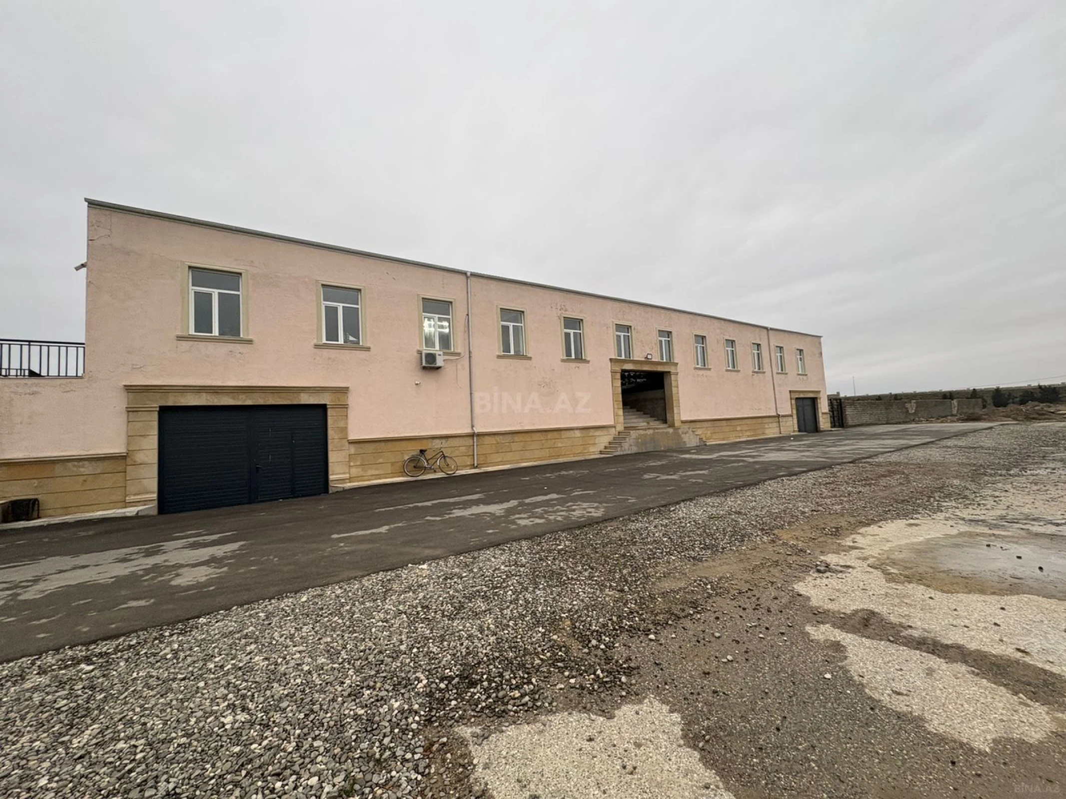 Kirayə verilir obyekt 1100 m²