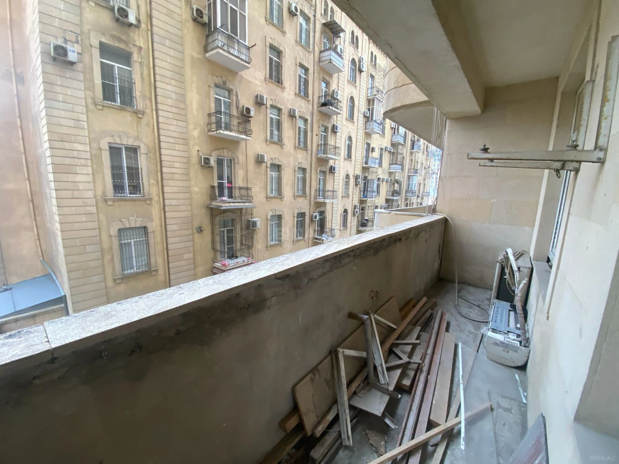 Satılır 2 otaqlı mənzil 115 m²