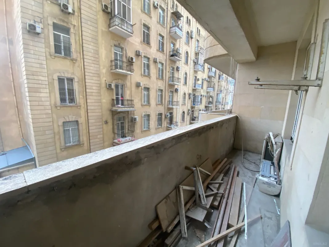 Satılır 2 otaqlı mənzil 115 m²