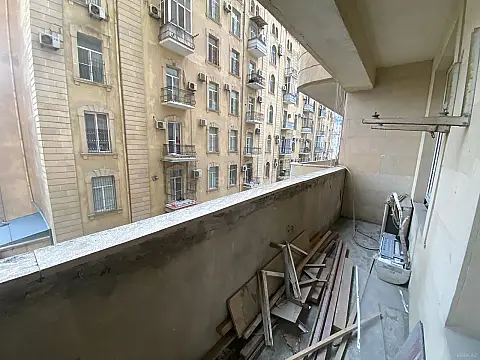 Satılır 2 otaqlı mənzil 115 m²