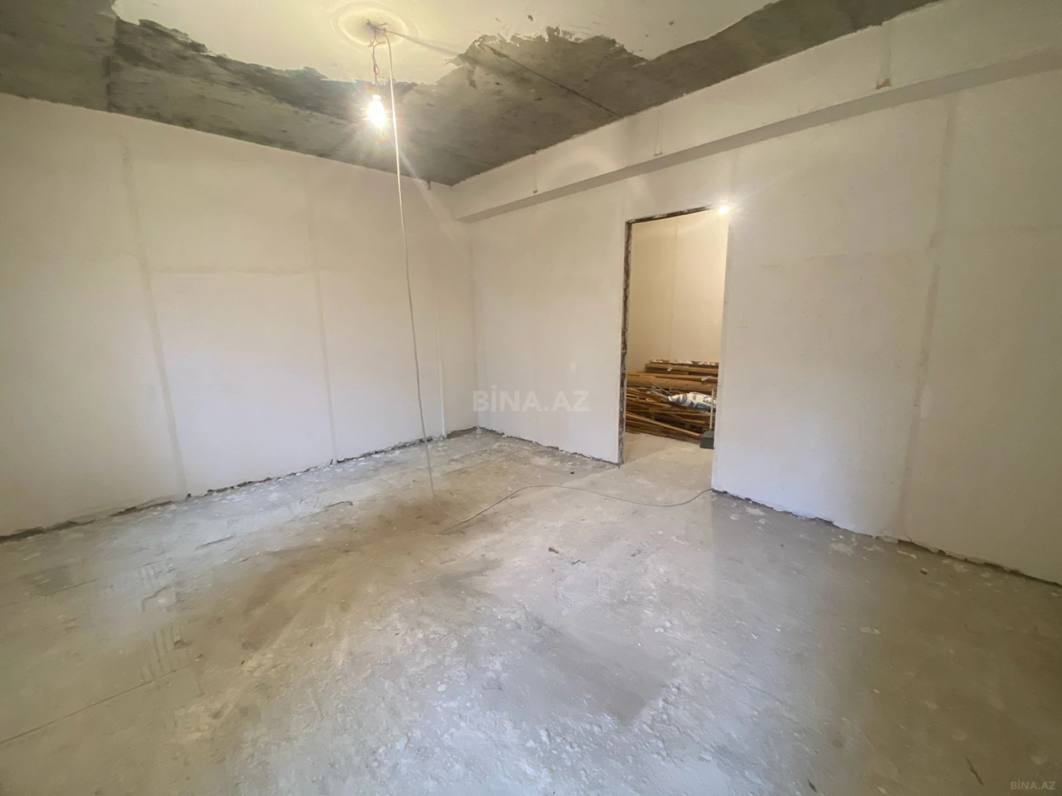 Satılır 2 otaqlı mənzil 115 m²