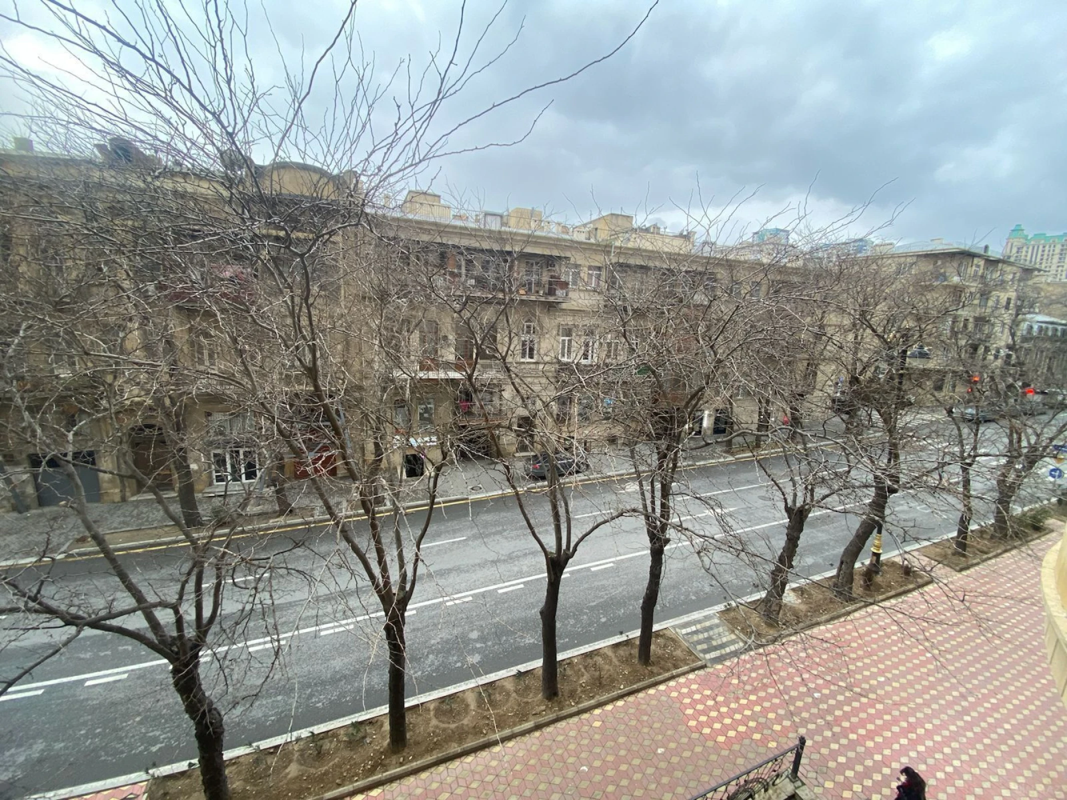 Satılır 2 otaqlı mənzil 115 m²