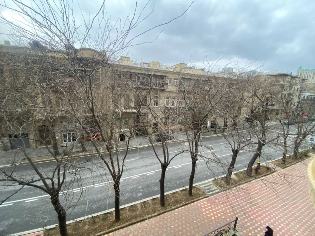 Satılır 2 otaqlı mənzil 115 m²