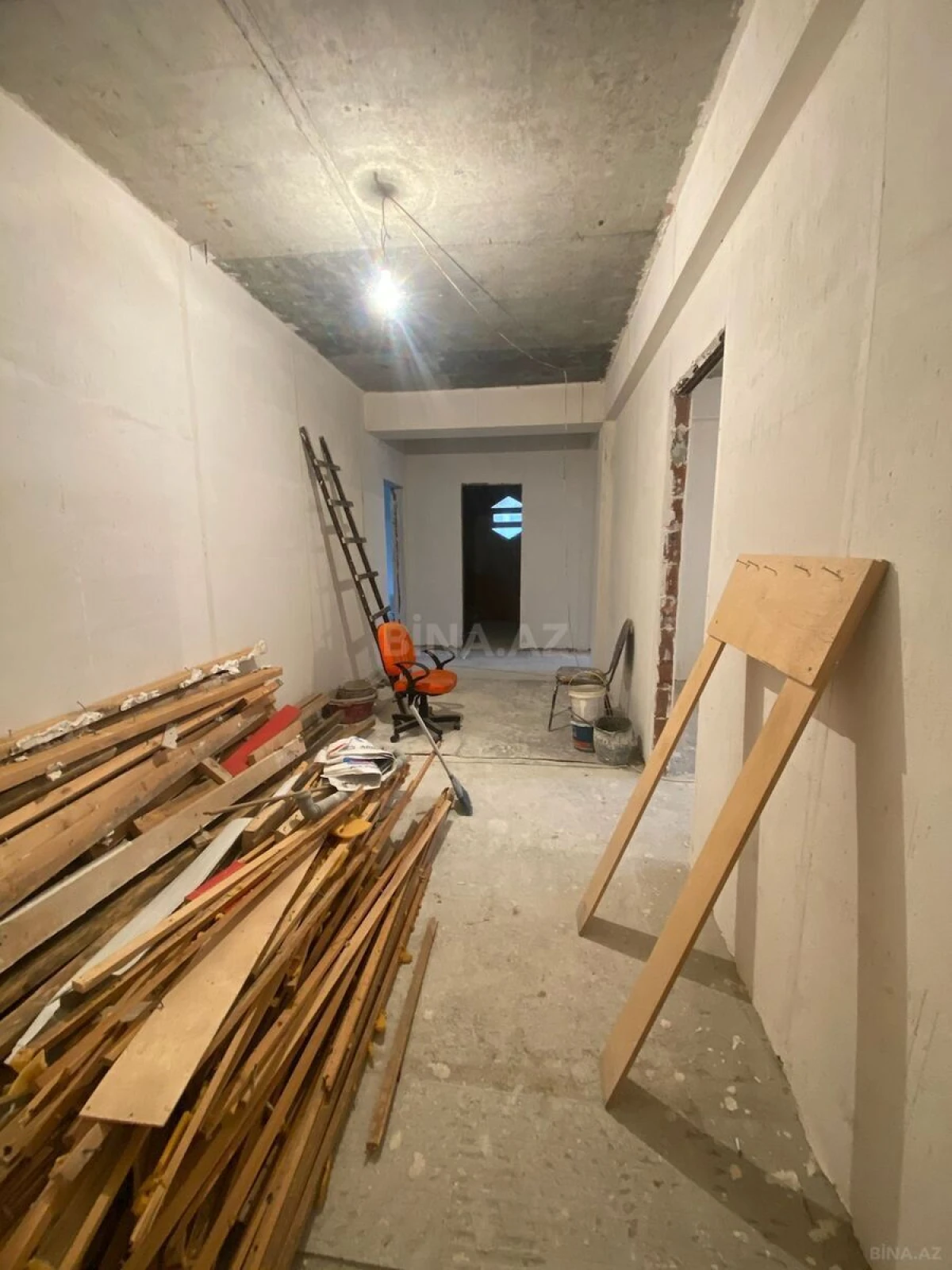 Satılır 2 otaqlı mənzil 115 m²