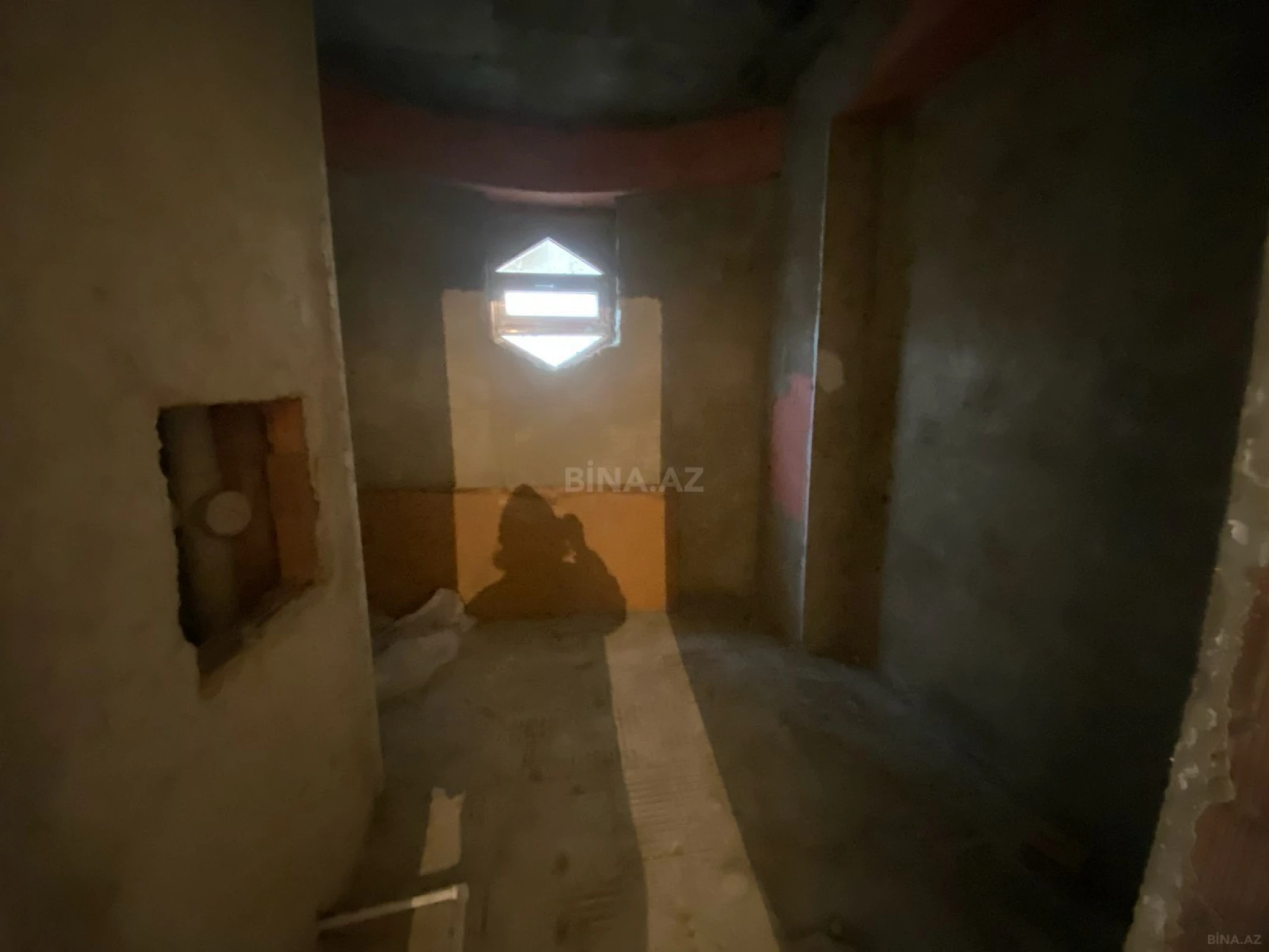 Satılır 2 otaqlı mənzil 115 m²