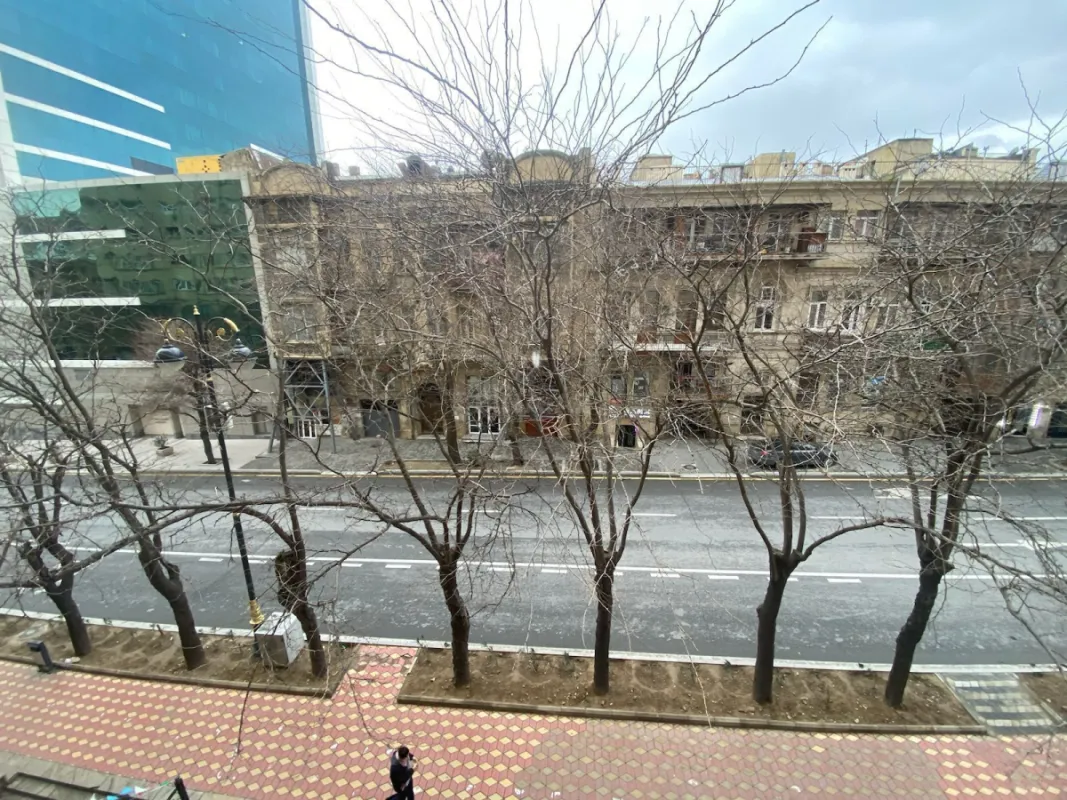 Satılır 2 otaqlı mənzil 115 m²