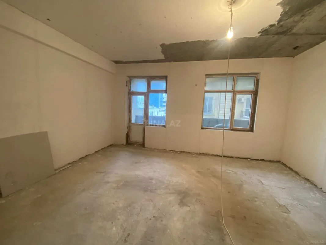 Satılır 2 otaqlı mənzil 115 m²