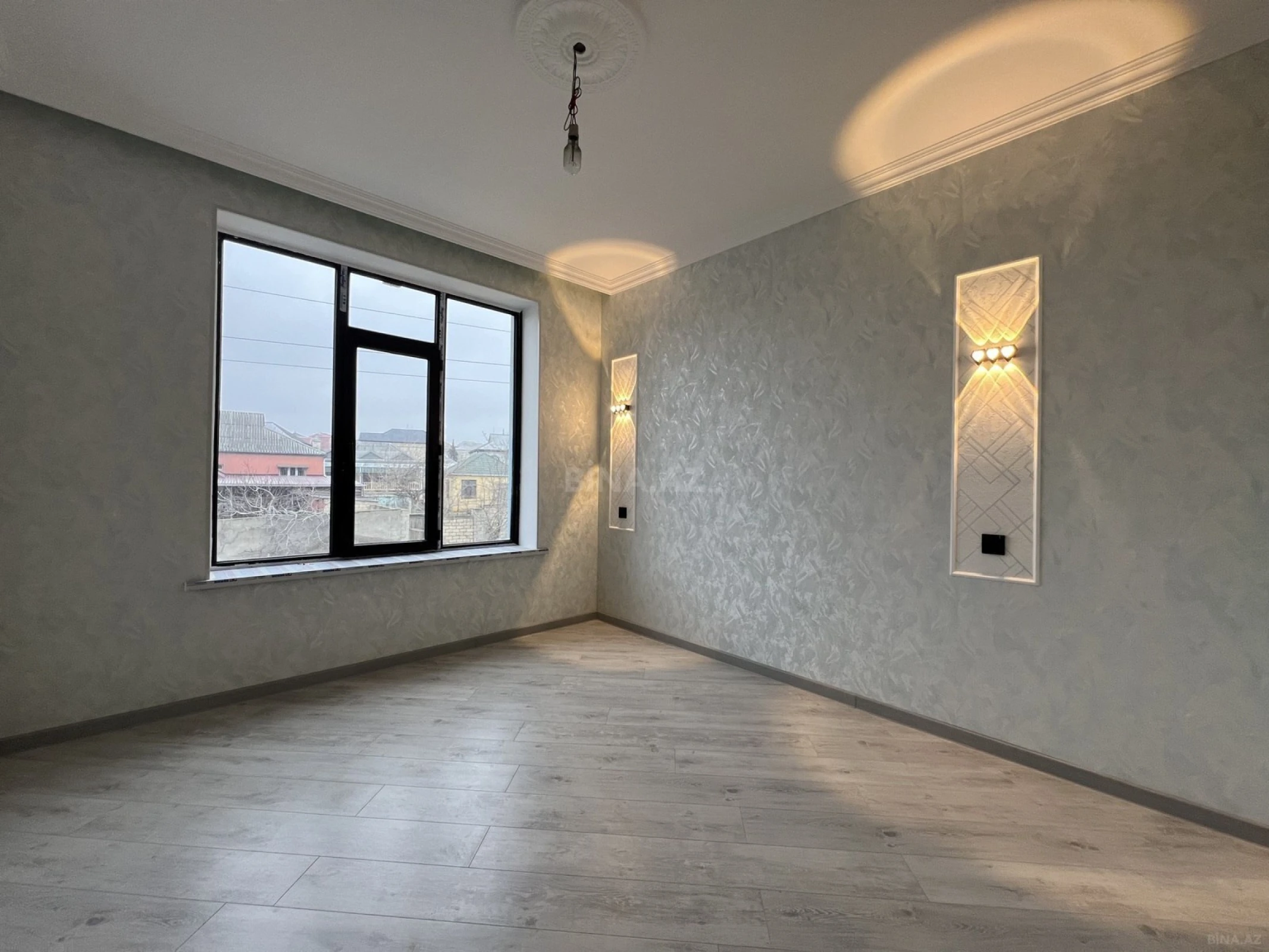 Satılır 4 otaqlı həyət evi 130 m²