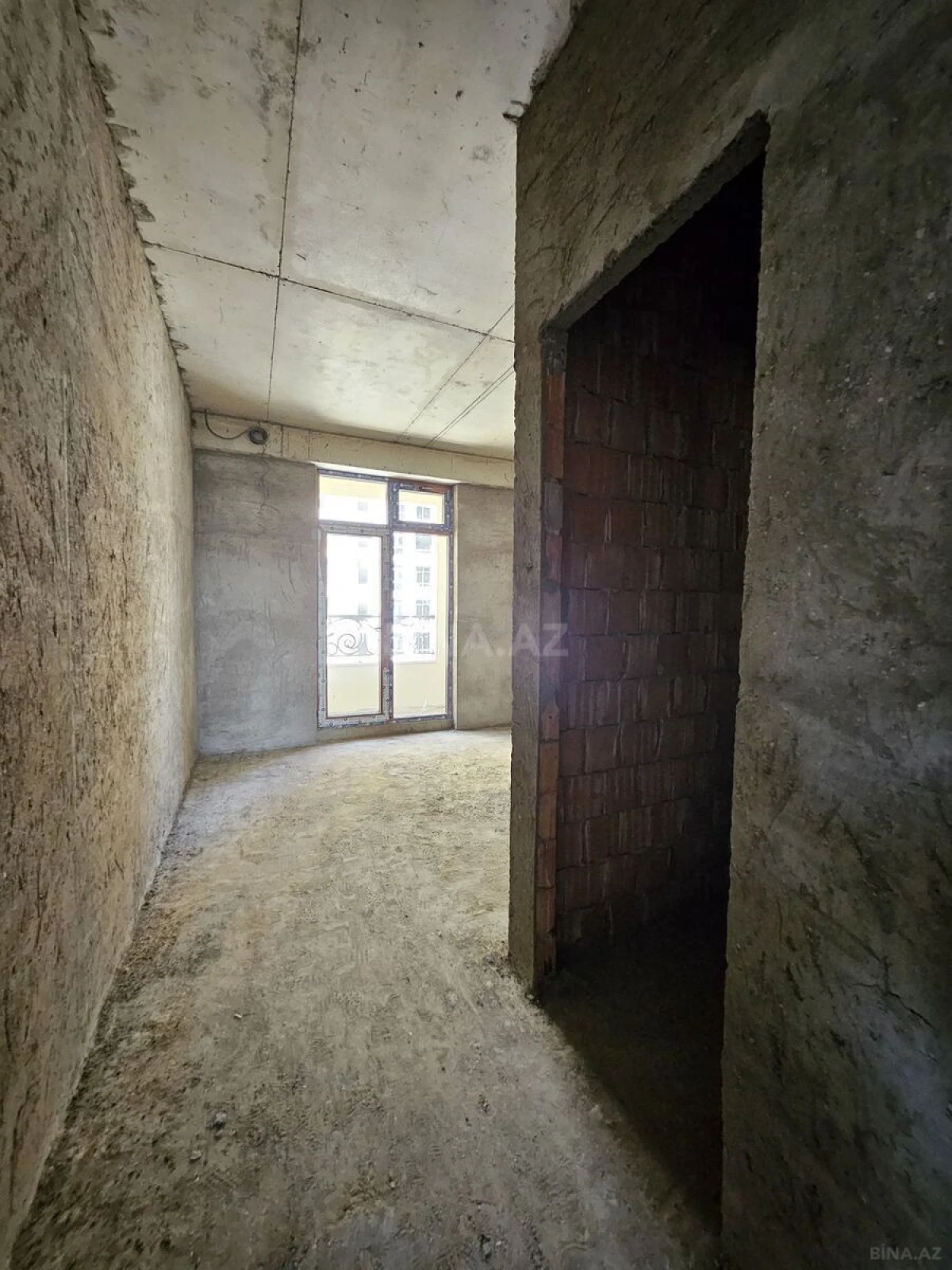 Satılır 4 otaqlı mənzil 160 m²