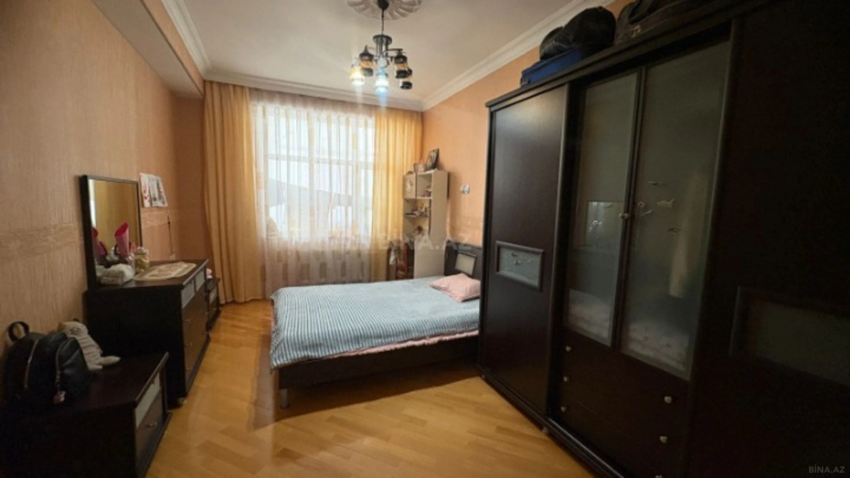 Satılır 3 otaqlı mənzil 127 m²