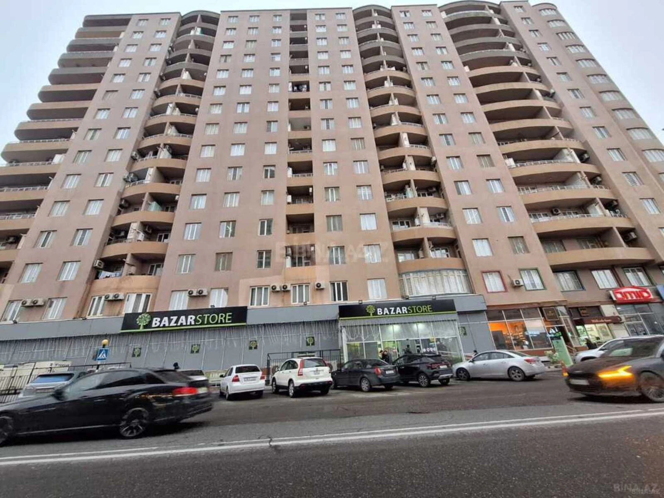 Satılır 3 otaqlı mənzil 127 m²