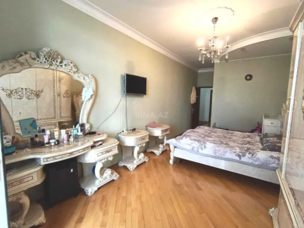 Satılır 3 otaqlı mənzil 127 m²