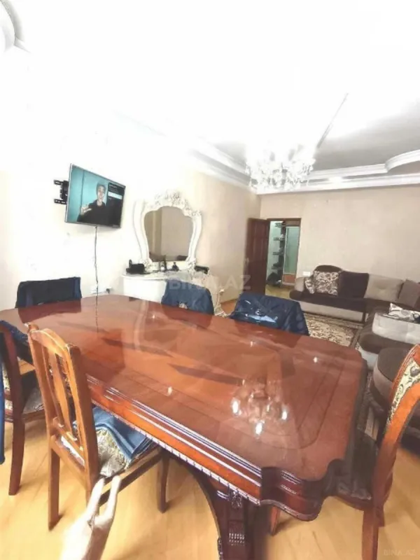Satılır 3 otaqlı mənzil 127 m²