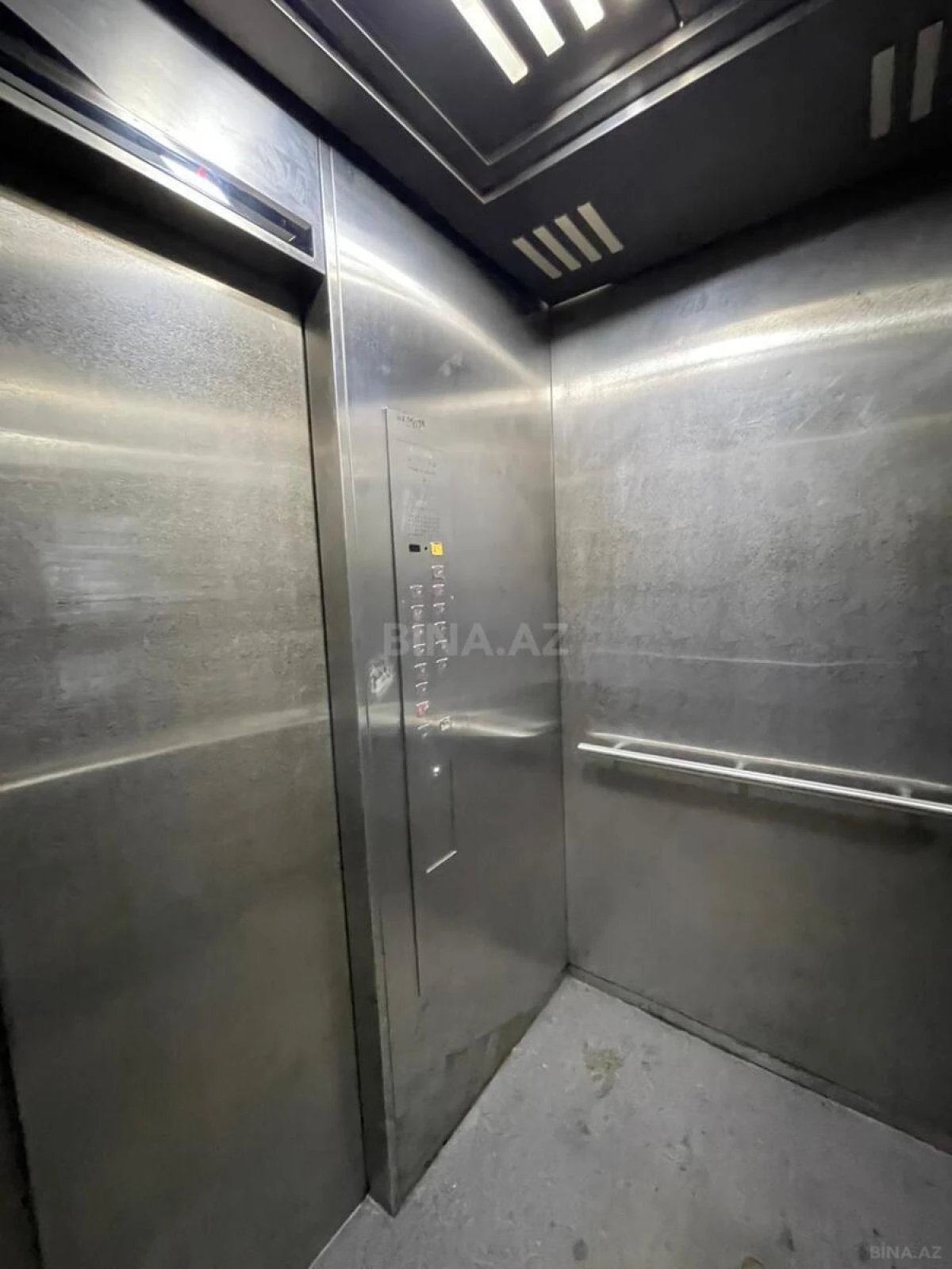 Satılır 3 otaqlı mənzil 127 m²