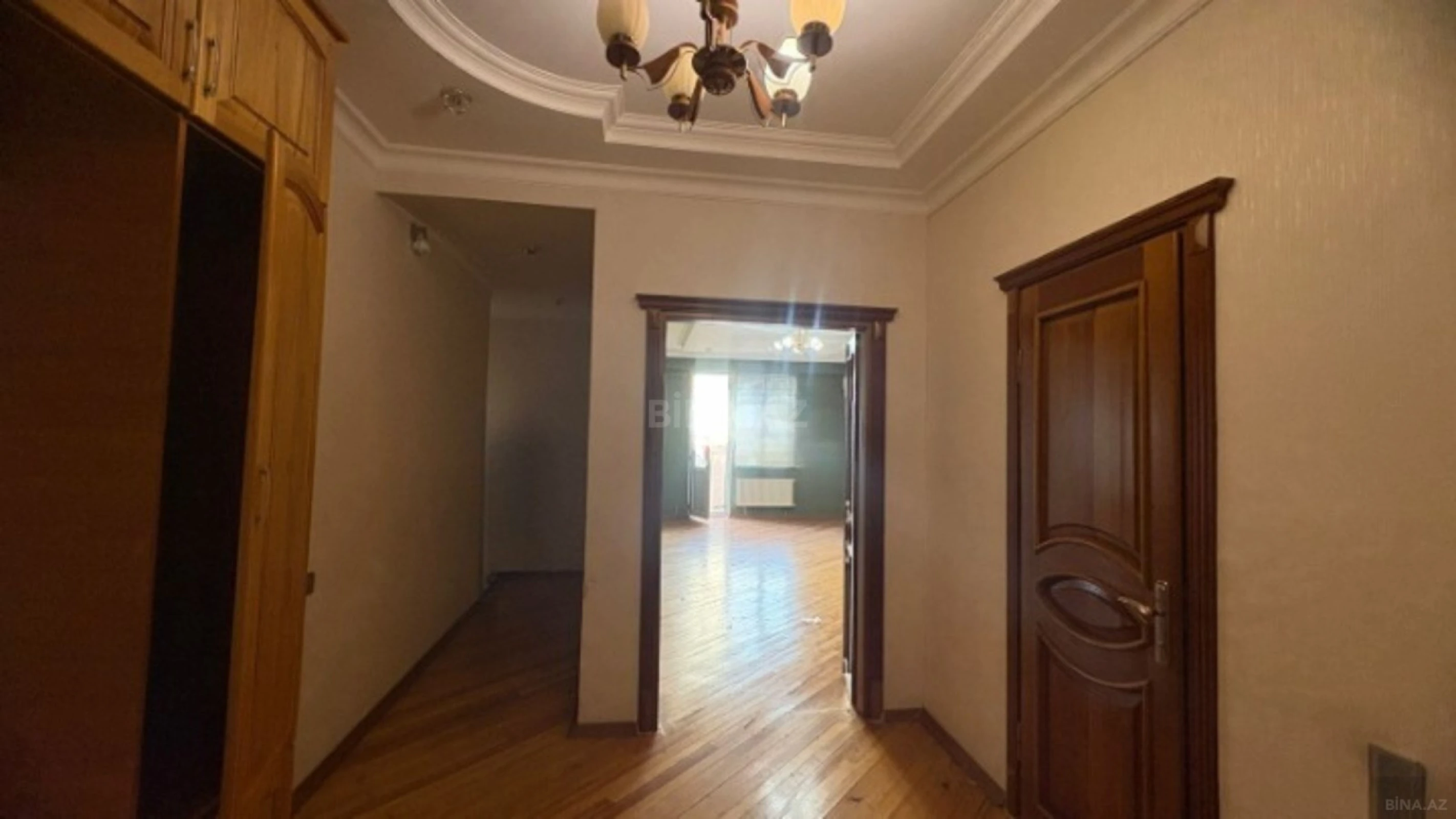 Satılır 3 otaqlı mənzil 127 m²