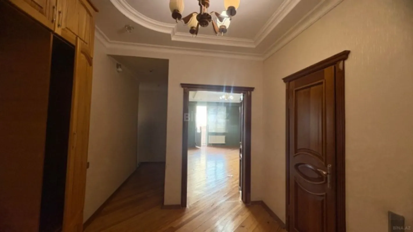 Satılır 3 otaqlı mənzil 127 m²