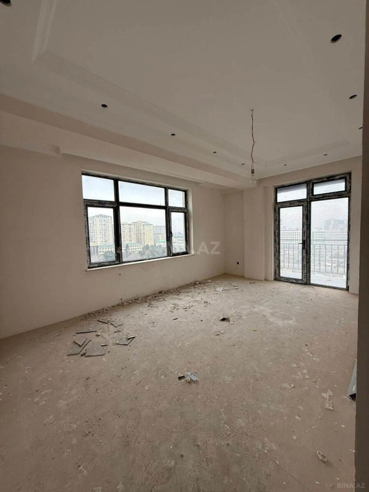 Satılır 3 otaqlı mənzil 99 m²