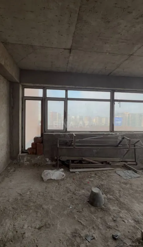 Satılır 4 otaqlı mənzil 120 m²