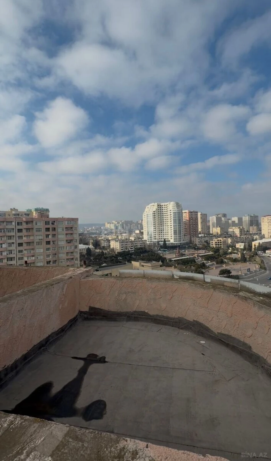 Satılır 4 otaqlı mənzil 120 m²