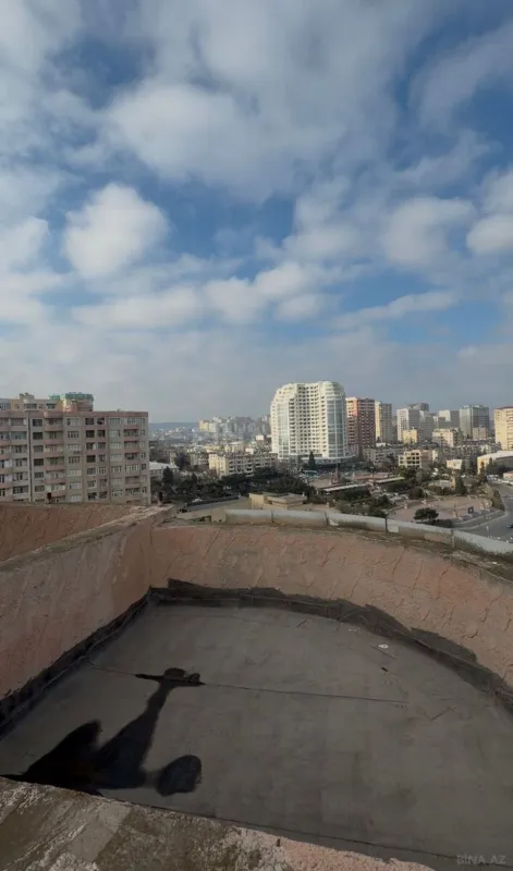 Satılır 4 otaqlı mənzil 120 m²