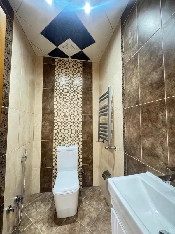 Satılır 3 otaqlı mənzil 136 m²