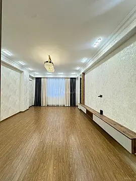 Satılır 3 otaqlı mənzil 136 m² — Bakı 3 otaq 136.00 m²
