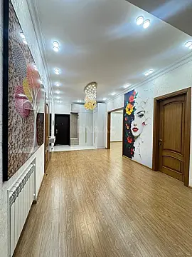 Satılır 3 otaqlı mənzil 136 m²