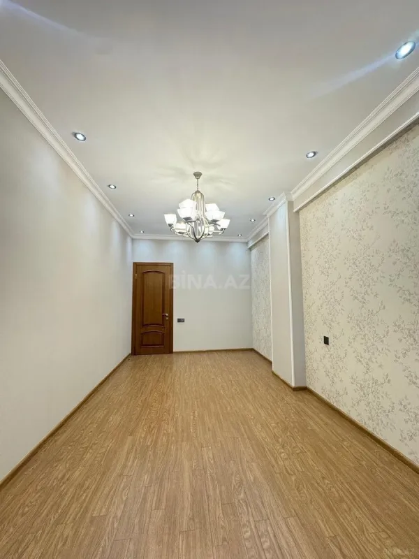 Satılır 3 otaqlı mənzil 136 m²
