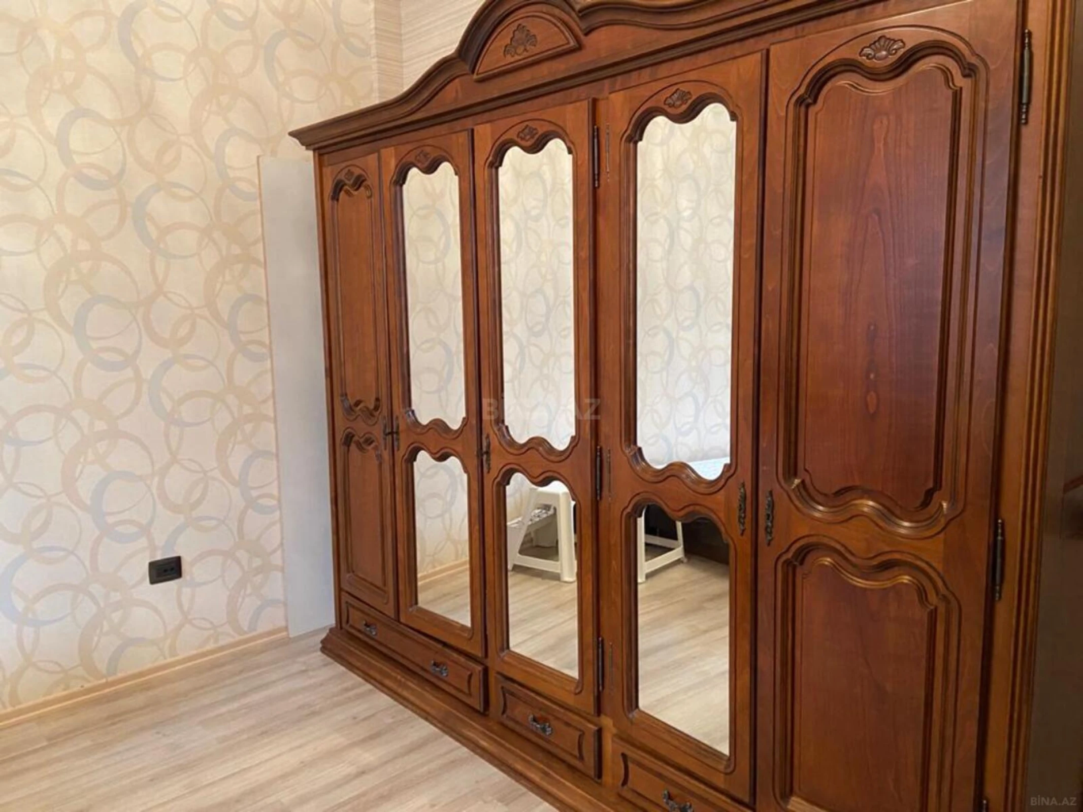 Kirayə verilir 3 otaqlı mənzil 130 m²