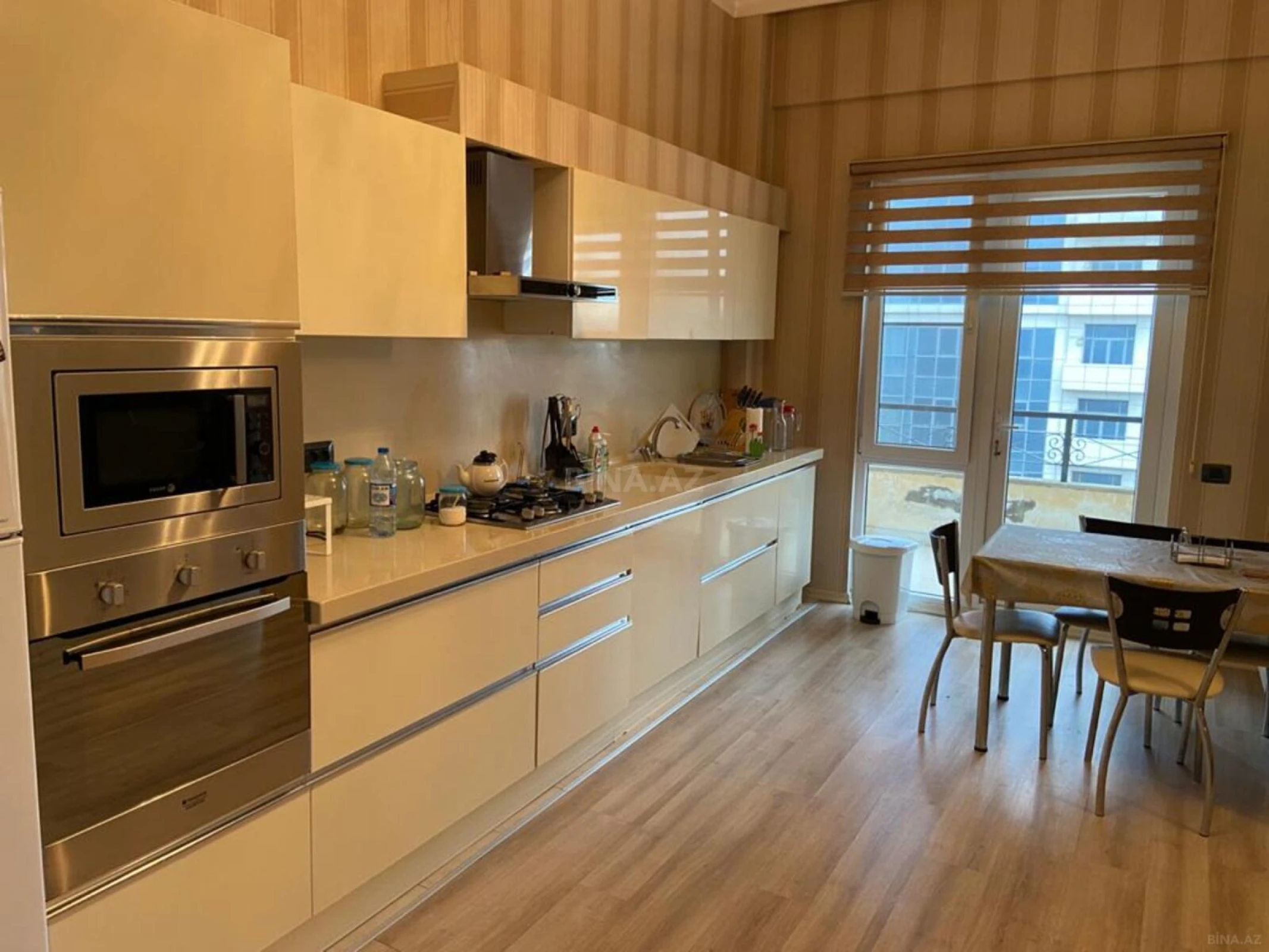 Kirayə verilir 3 otaqlı mənzil 130 m²
